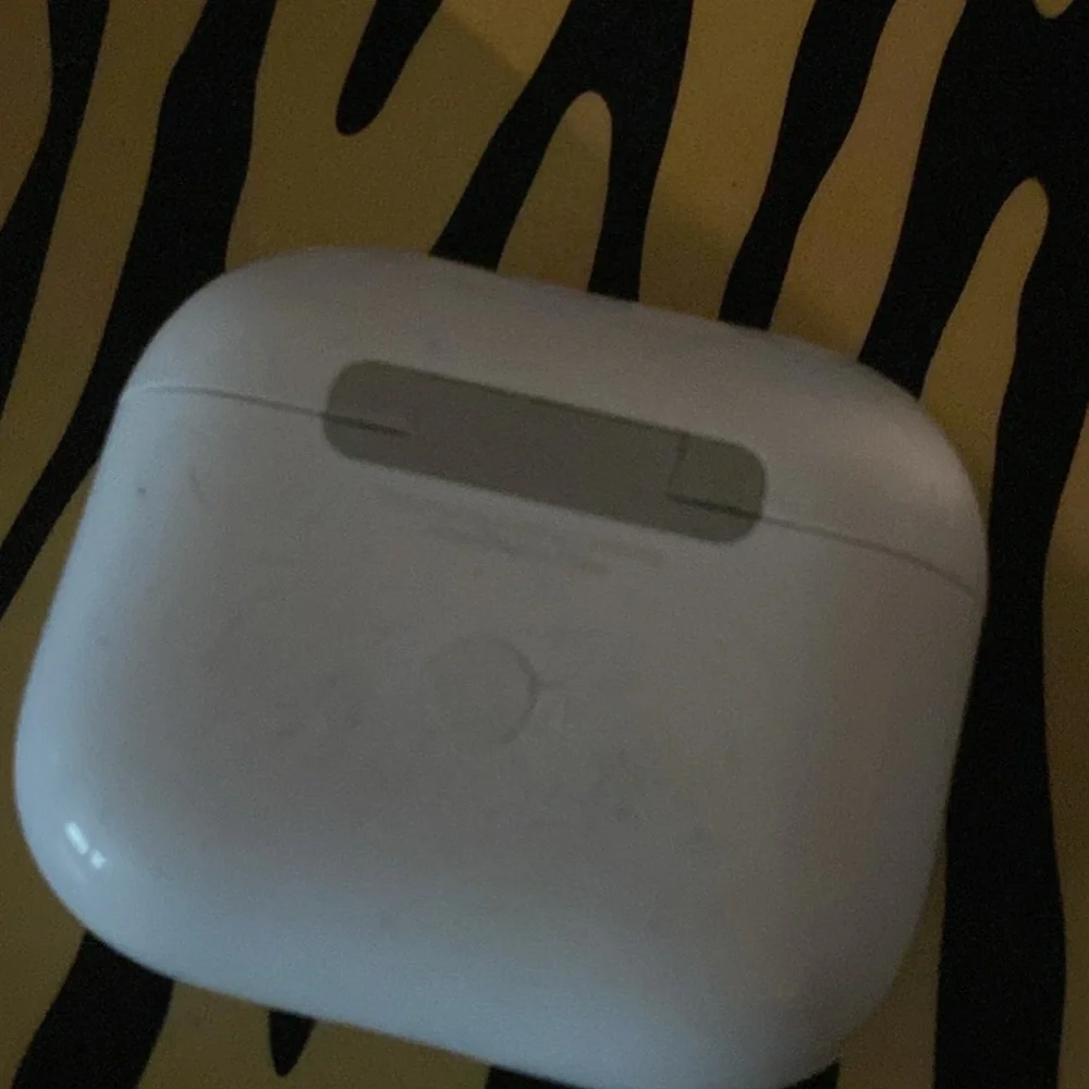 Apple White Wireless Earbuds